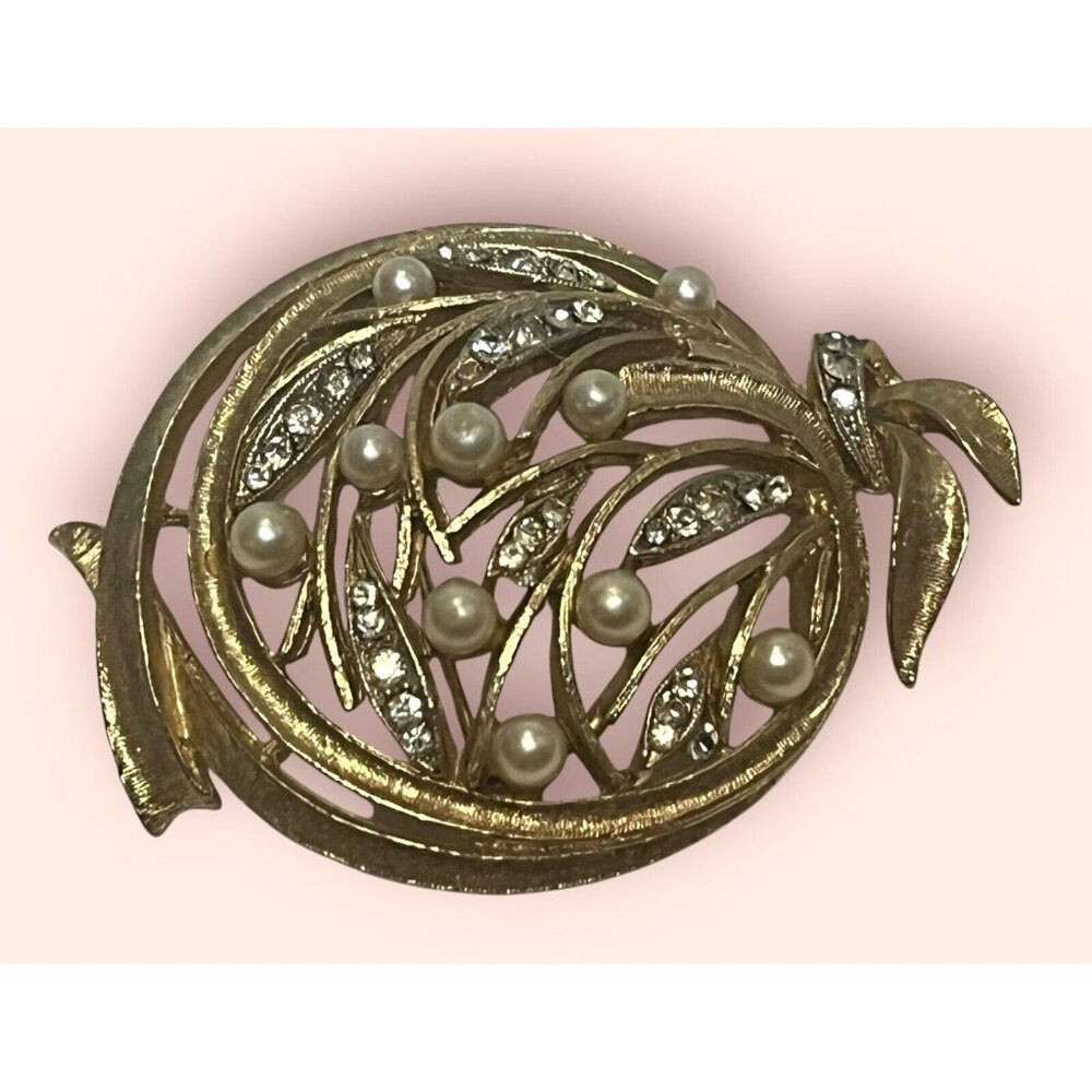 SIGNED ART VINTAGE Gold Tone Faux Pearl & Rhinestone Leaf Brooch Pin